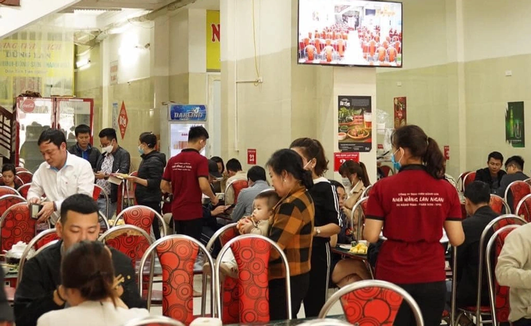 Thực kh&aacute;ch ăn cơm trưa hết 270 ng&agrave;n đồng, chuyển nhầm 270 triệu đồng l&agrave; ai?- Ảnh 1.