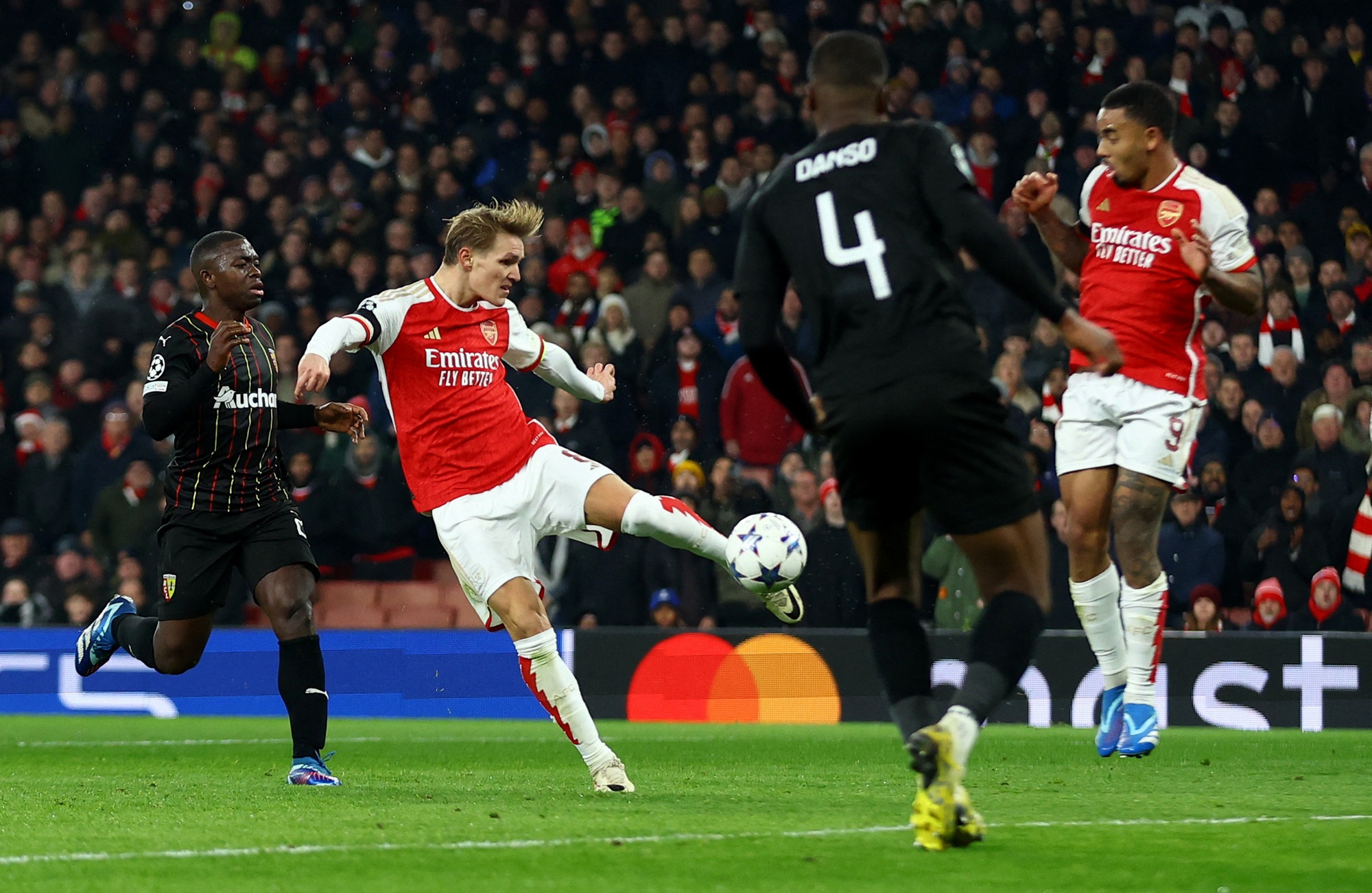 Mikel Arteta ngất ng&acirc;y với chiến thắng kỷ lục của Arsenal - Ảnh 4.