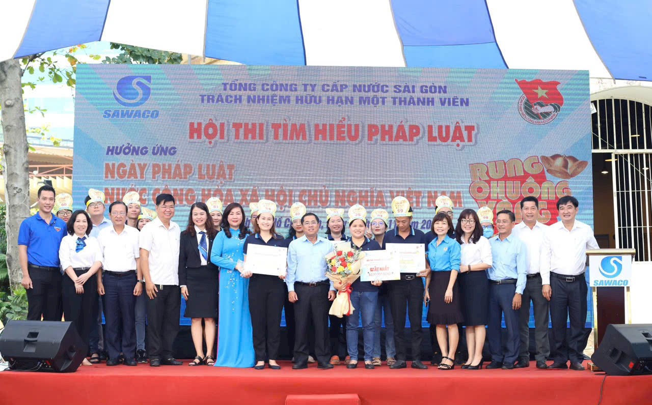 Tổng C&ocirc;ng ty Cấp nước S&agrave;i G&ograve;n tổ chức cuộc thi t&igrave;m hiểu ph&aacute;p luật - Ảnh 2.