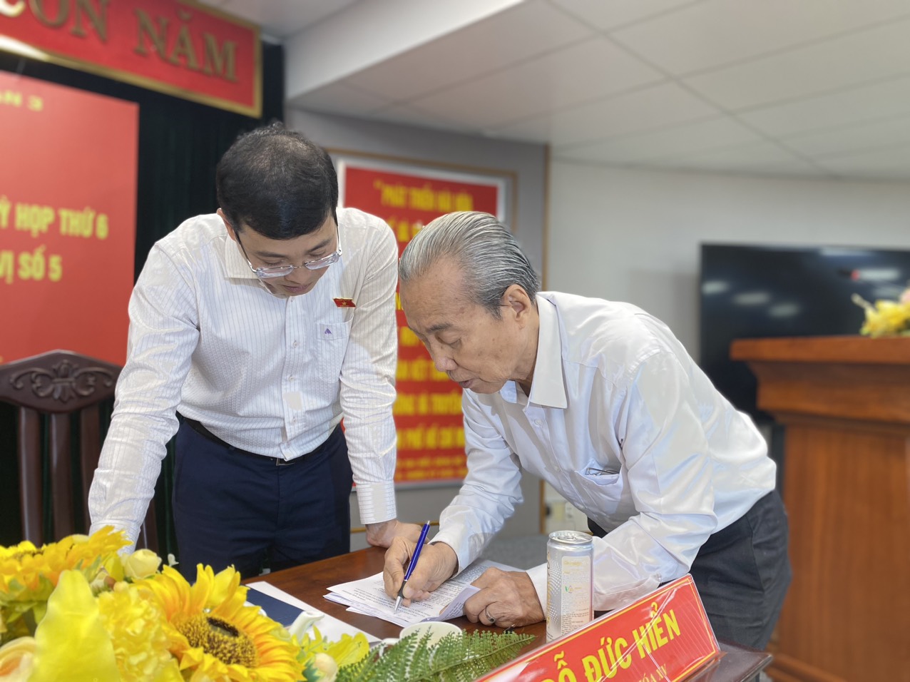 Cử tri quận 3 đề nghị cán bộ phải công khai tài sản trước dân