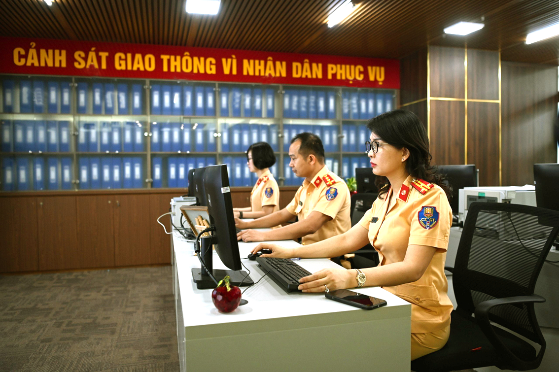 Biển số xe "siêu đẹp" 30K-555.55 trúng đấu giá gần 14,5 tỉ đồng