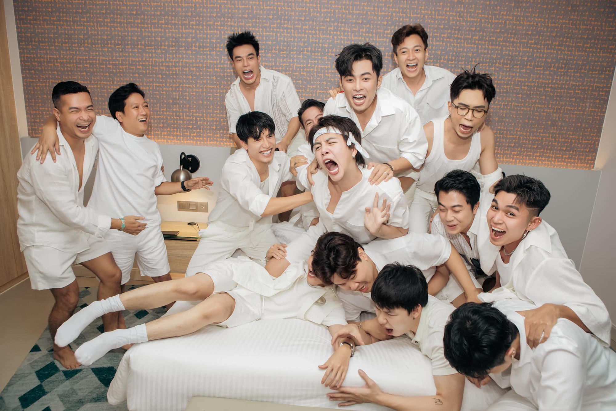 Showbiz Việt trẩy hội ăn cưới Puka - Gin Tuấn Kiệt - Ảnh 23.
