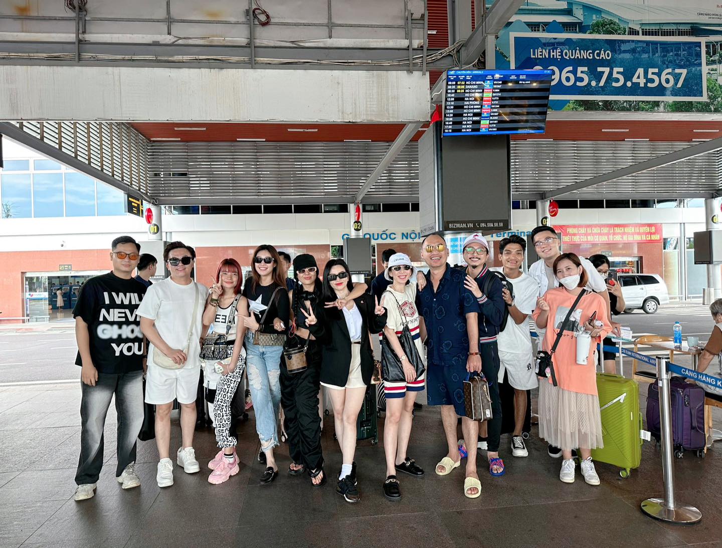 Showbiz Việt trẩy hội ăn cưới Puka - Gin Tuấn Kiệt - Ảnh 1.