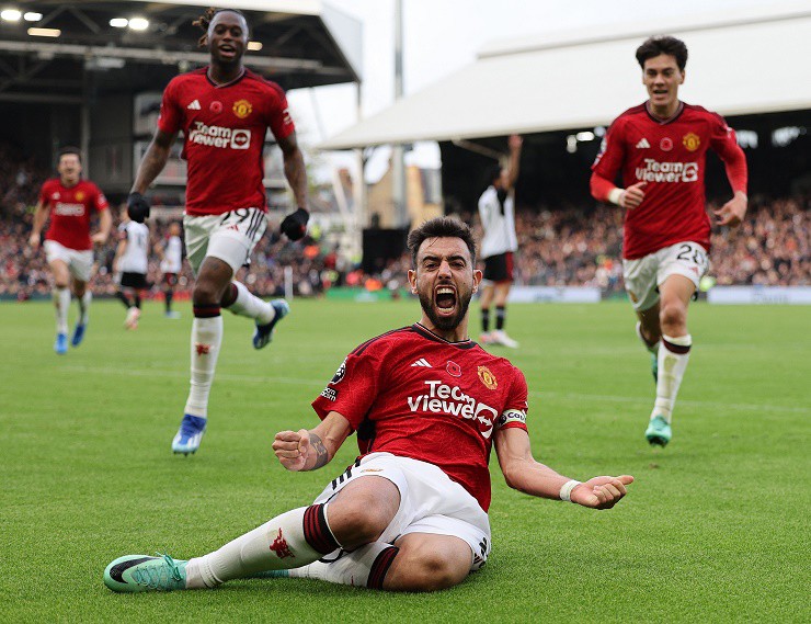 Đội trưởng tỏa sáng phút bù giờ, Man United thắng nghẹt thở Fulham