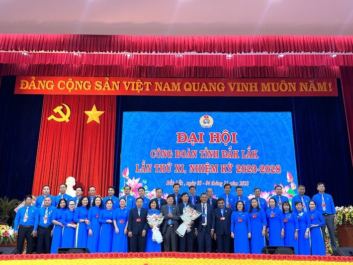 Ph&oacute; ch&aacute;nh Văn ph&ograve;ng Tỉnh ủy Đắk Lắk giữ chức Chủ tịch LĐLĐ tỉnh - Ảnh 4.