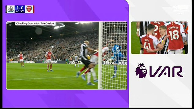 Man City đ&aacute;nh tennis với Bournemouth, Arsenal thua sốc v&igrave; VAR - Ảnh 8.