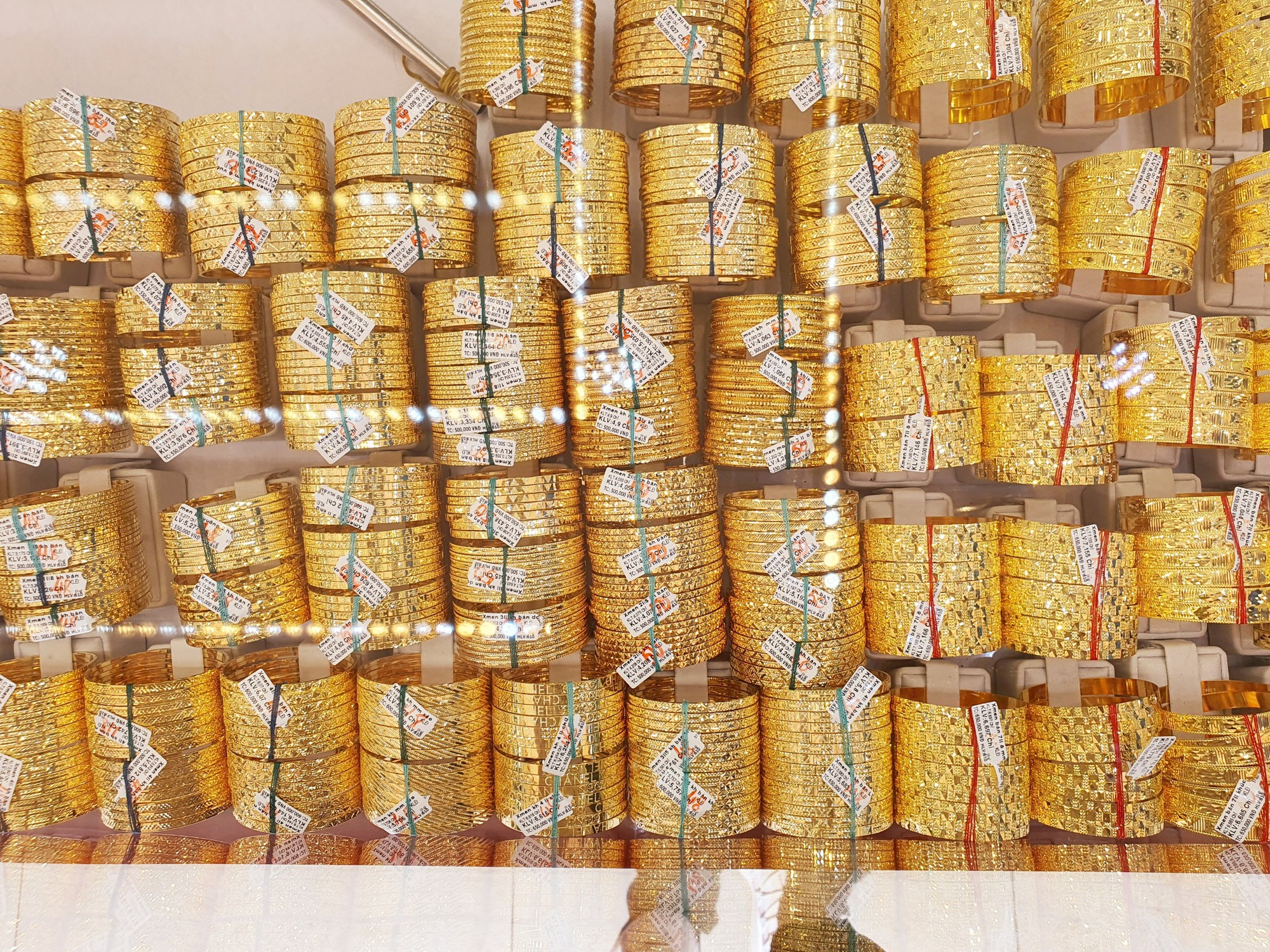 Giá vàng nhẫn 24K lại nhảy vọt