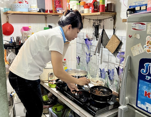 Phấn khởi vì được tăng ca
