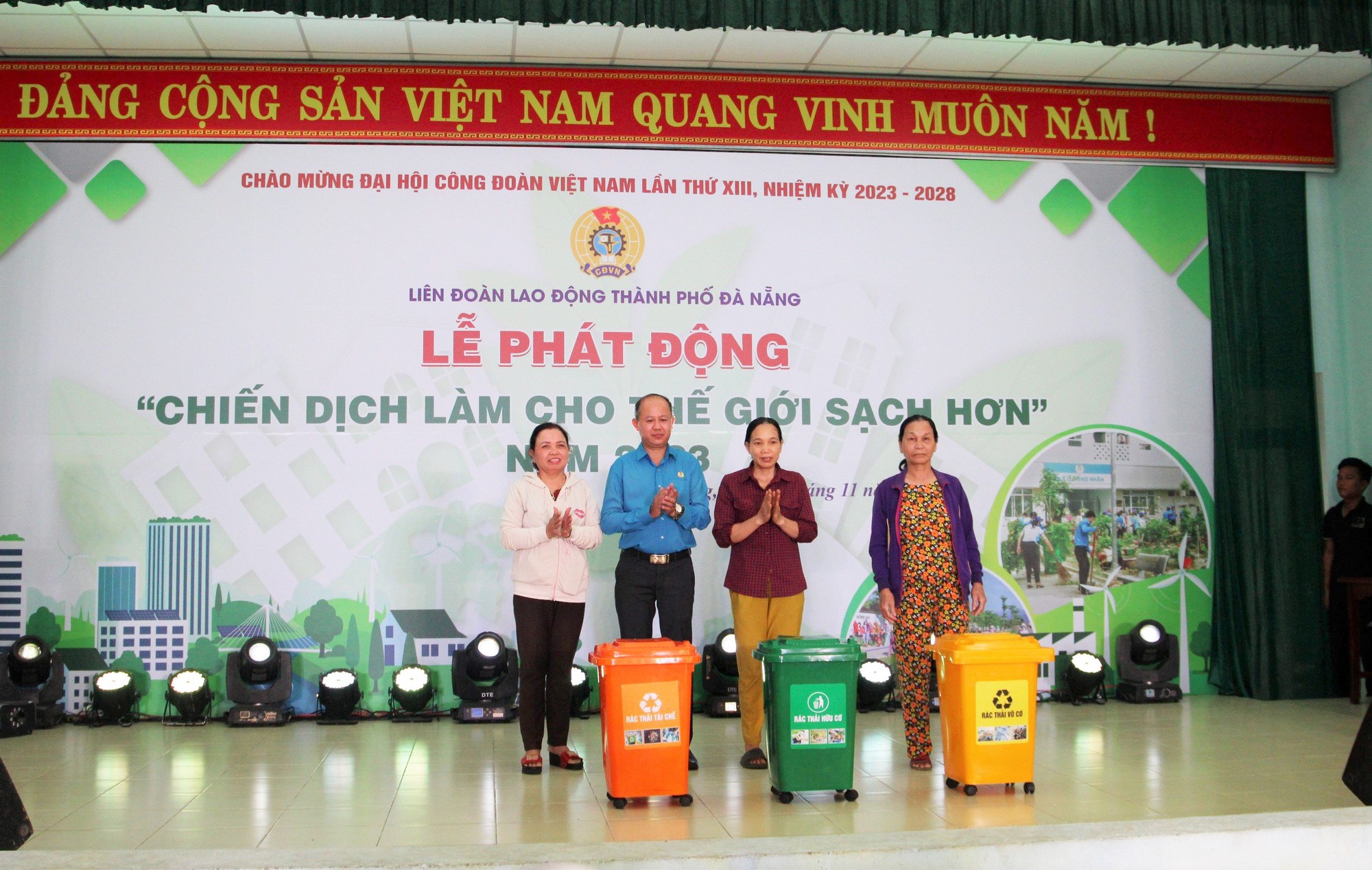 Công đoàn Đà Nẵng đồng loạt ra quân bảo vệ môi trường - Ảnh 2.