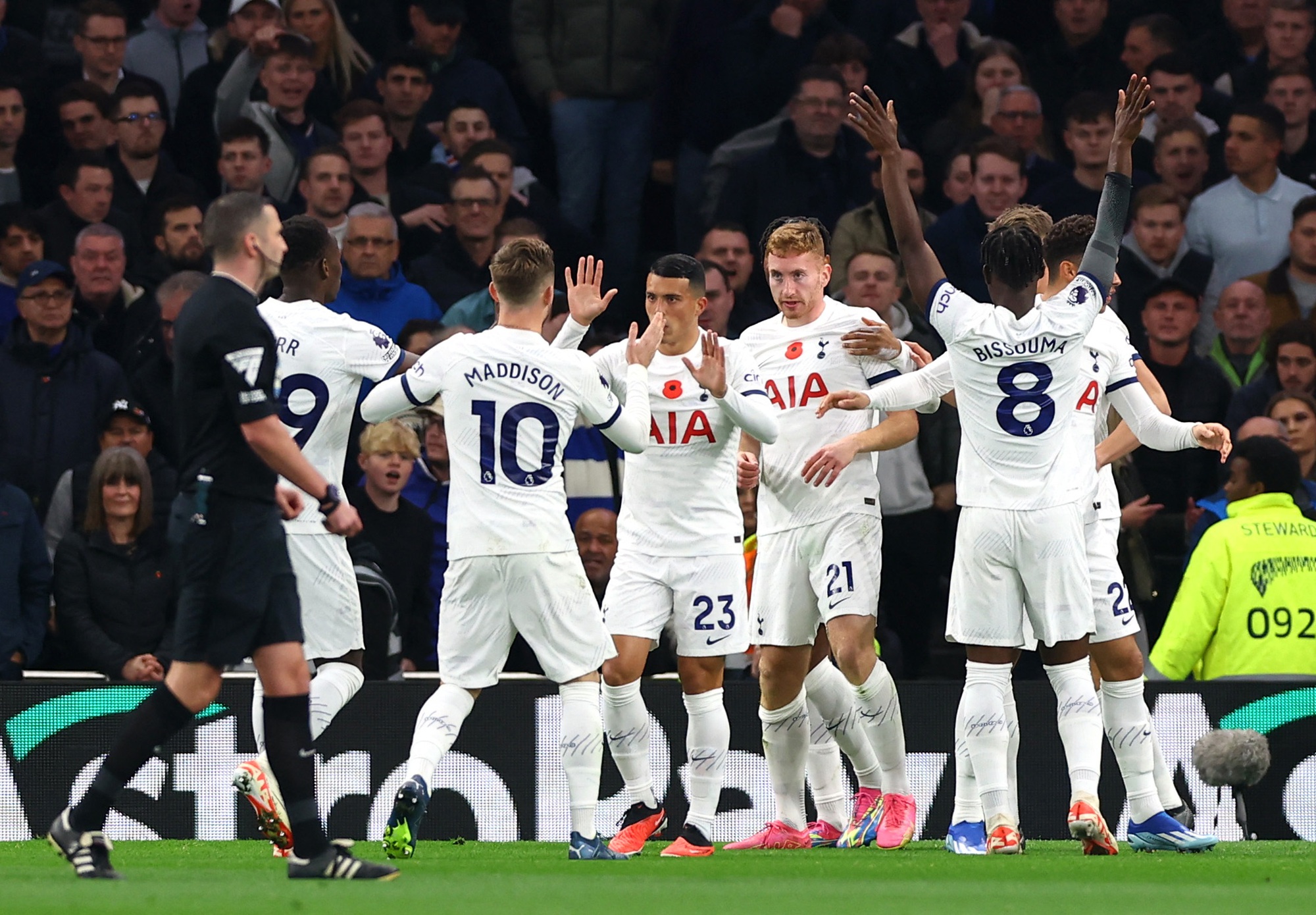 Chelsea ngược d&ograve;ng quật ng&atilde; Tottenham trong trận đấu 2 thẻ đỏ - Ảnh 3.