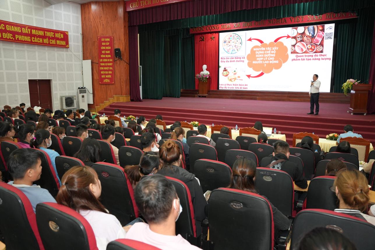 Quỹ Chăm s&oacute;c Sức khỏe Gia đ&igrave;nh Việt Nam tổ chức hội thảo cho c&ocirc;ng nh&acirc;n KCN Bắc Giang - Ảnh 2.