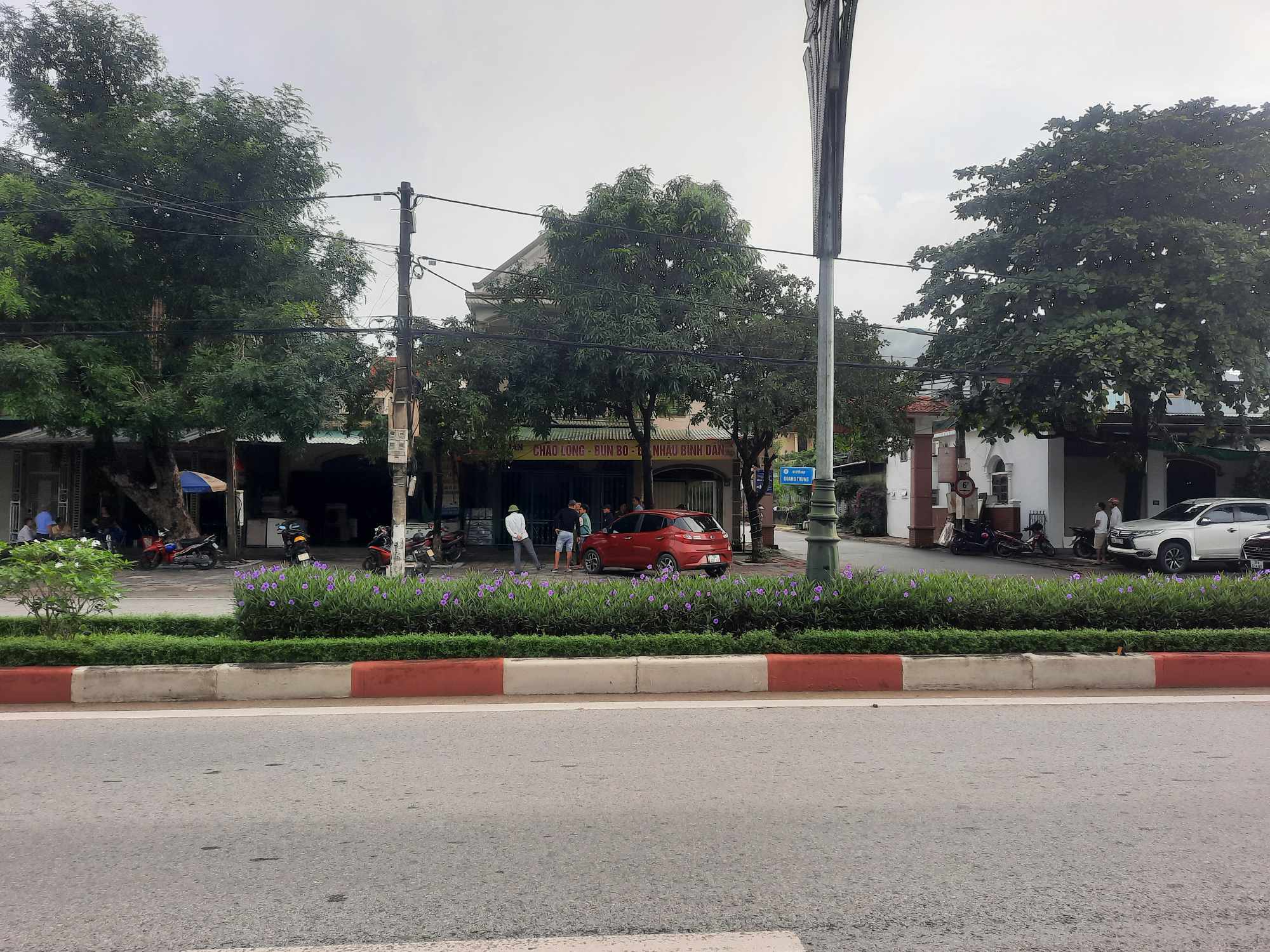 Tá hỏa khi phát hiện người tình tử vong bất thường trong quán cháo lòng