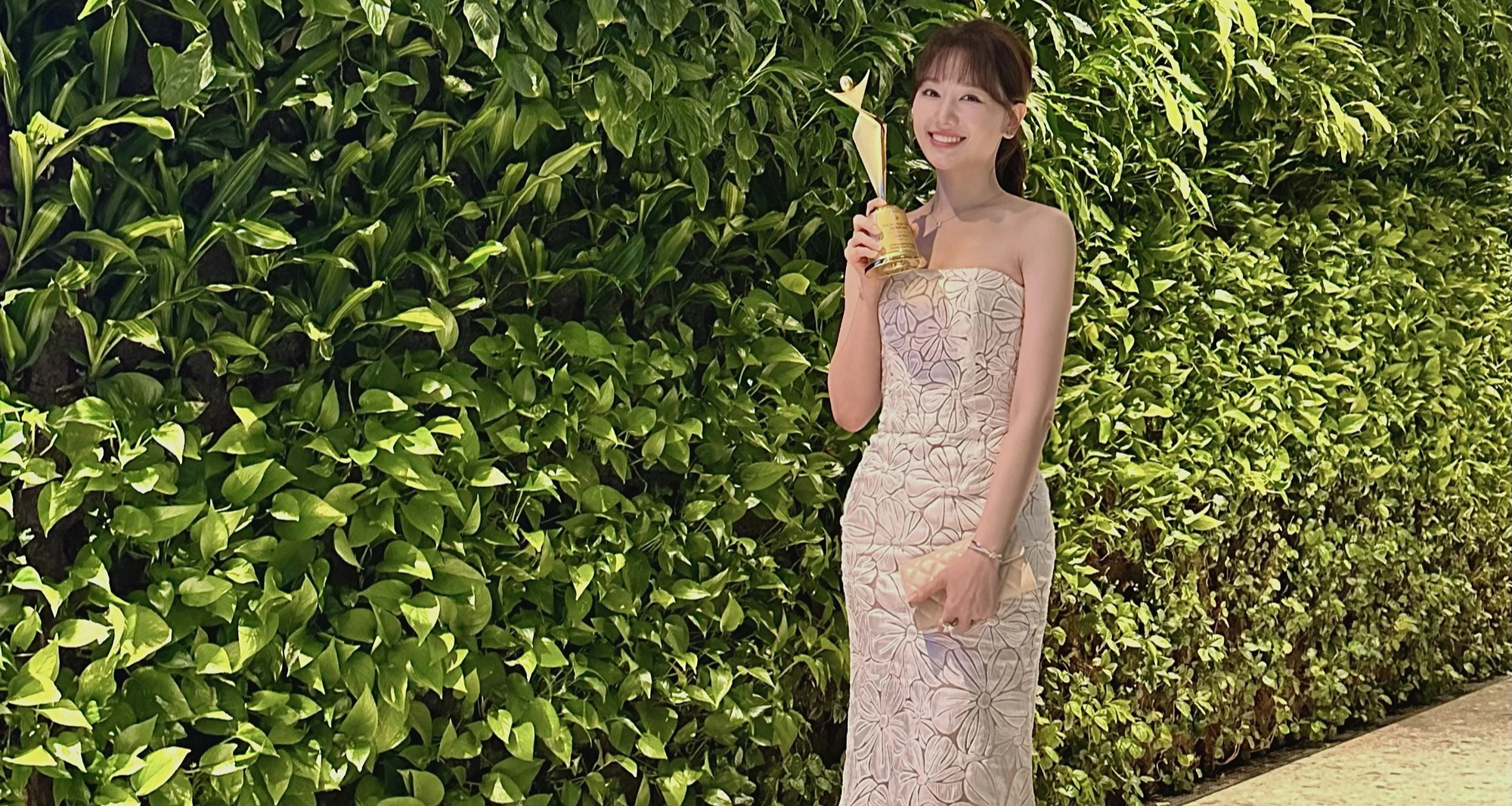 Hari Won bất ngờ nhận giải tại Hàn Quốc