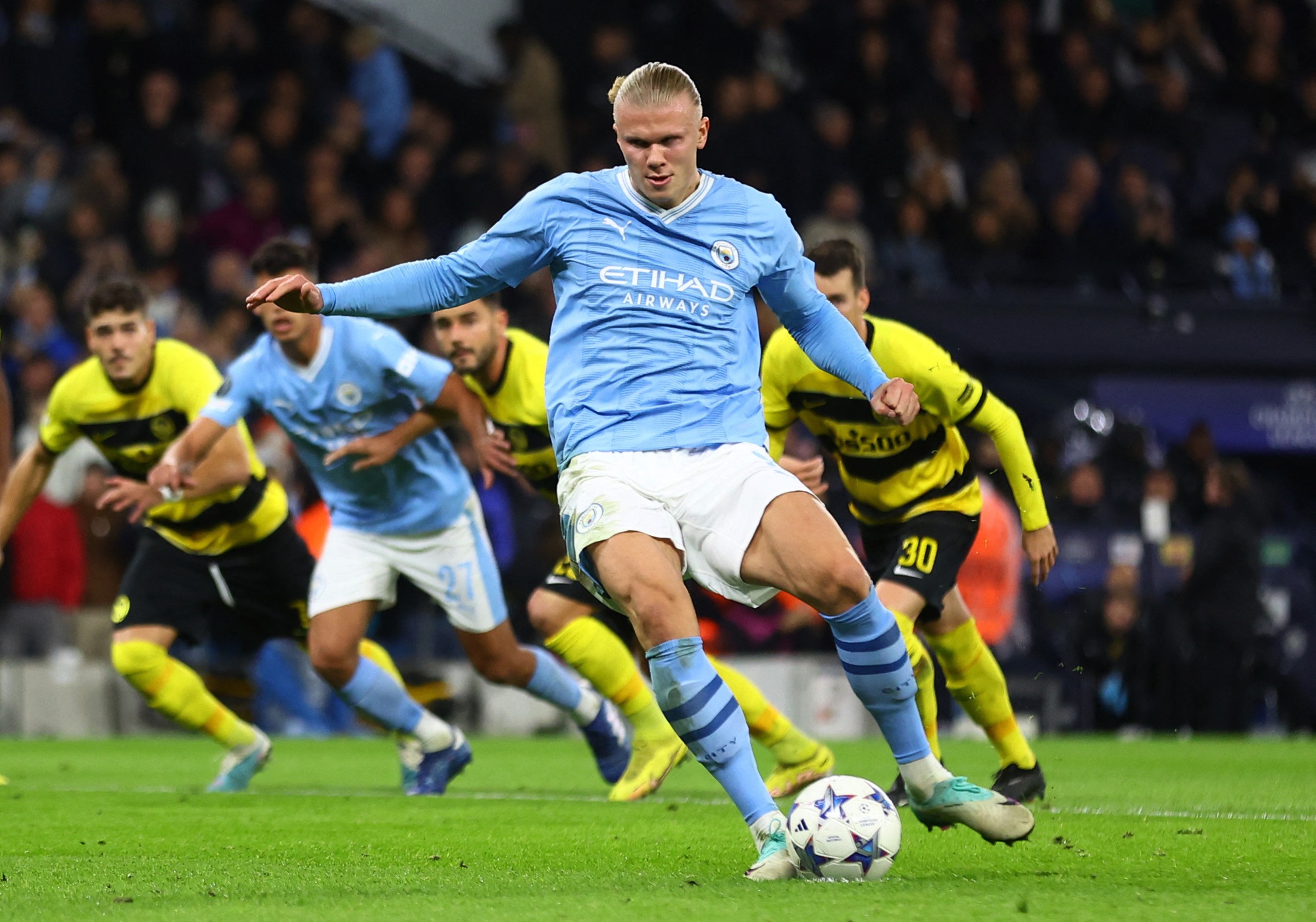 Man City gi&agrave;nh v&eacute; sớm, Barcelona thua sốc Shakhtar Donetsk - Ảnh 2.