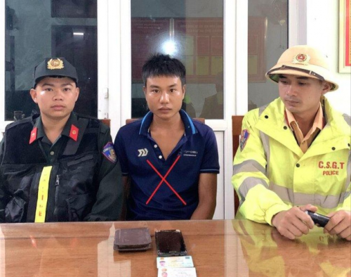Bắt đối tượng giết người trốn trên xe khách giường nằm