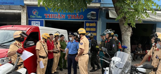 CLIP: Đồng loạt kiểm tra b&atilde;i xe Phương Trang, Thuận Thảo, Việt T&acirc;n Ph&aacute;t tại TP HCM - Ảnh 7.