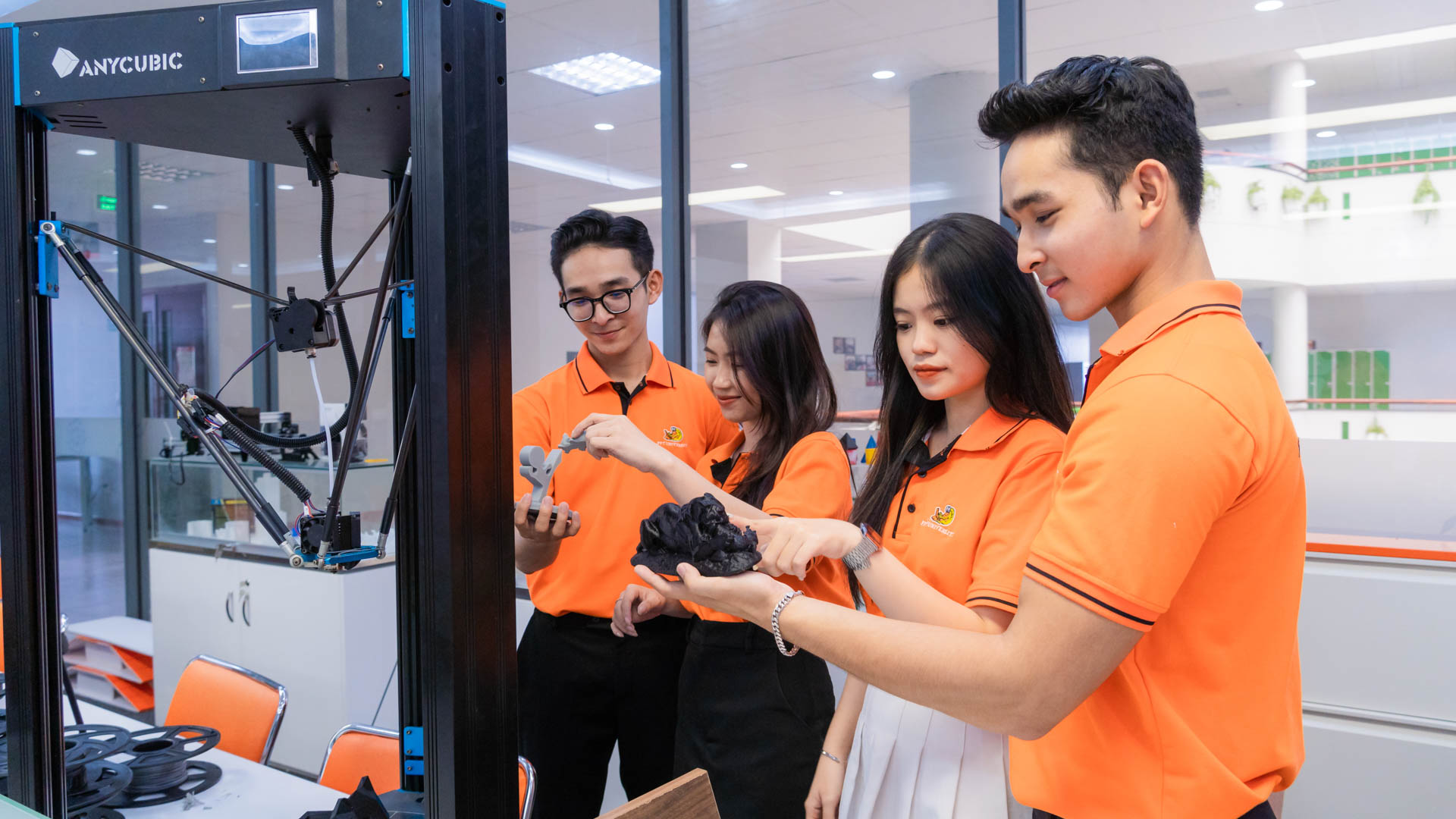 Việc làm về AI tăng mạnh, cần đưa yếu tố đạo đức vào tuyển dụng - Ảnh 1.