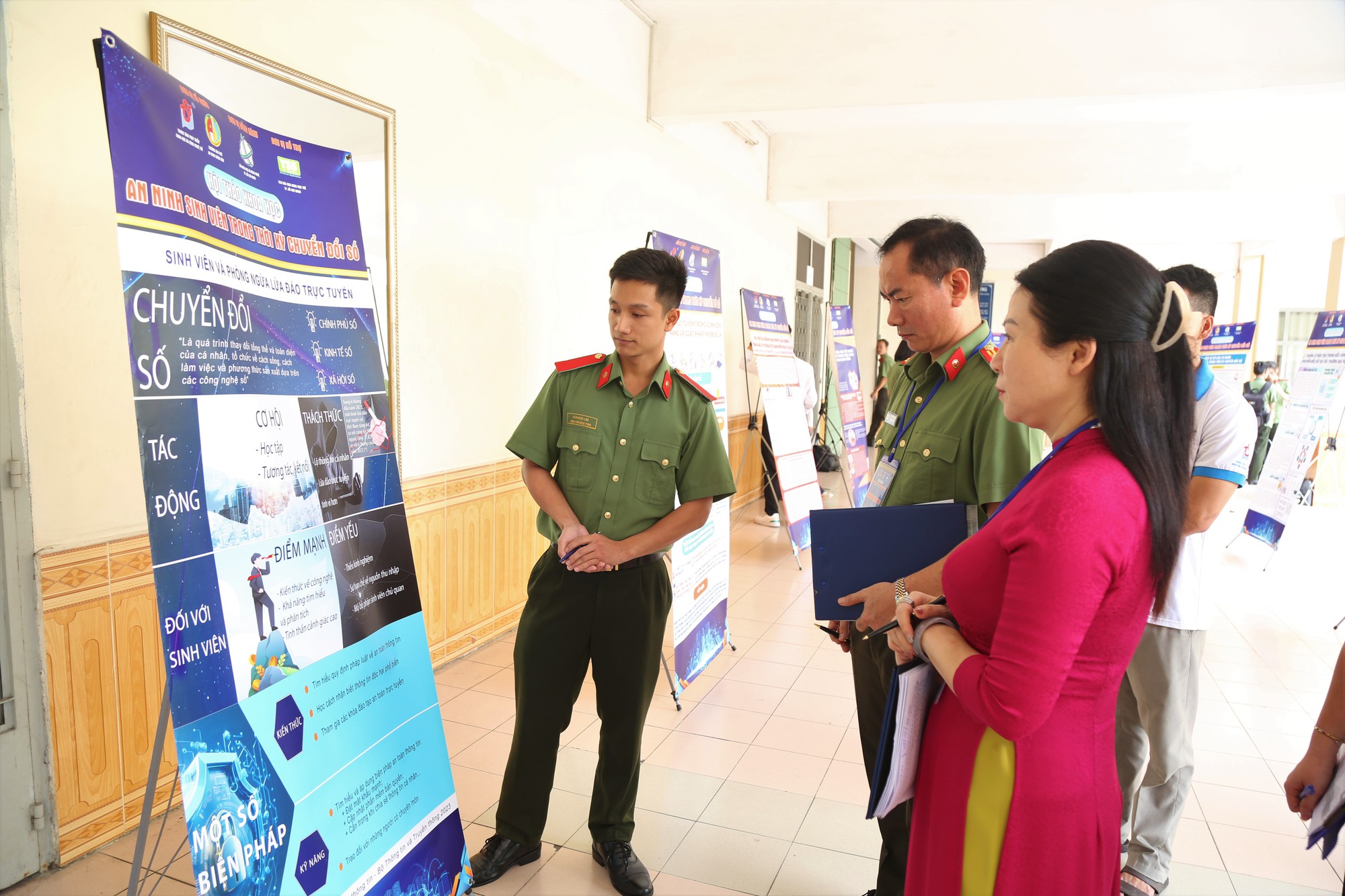 Những mối nguy hại kh&ocirc;ng ngờ của kh&ocirc;ng gian mạng đối với sinh vi&ecirc;n - Ảnh 7.