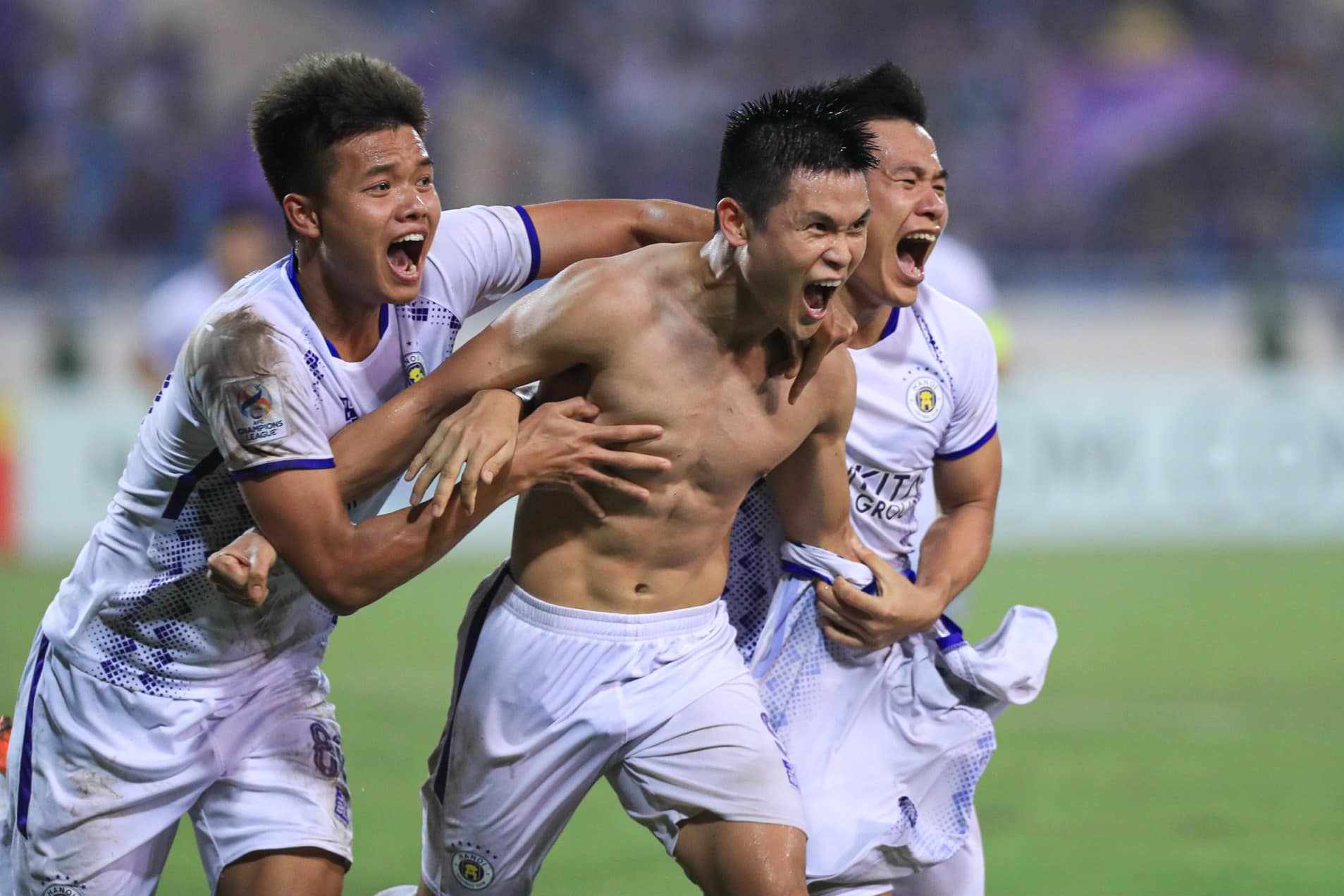 Phạm Tuấn Hải nói gì sau khi phá lưới Wuhan Three Towns FC?