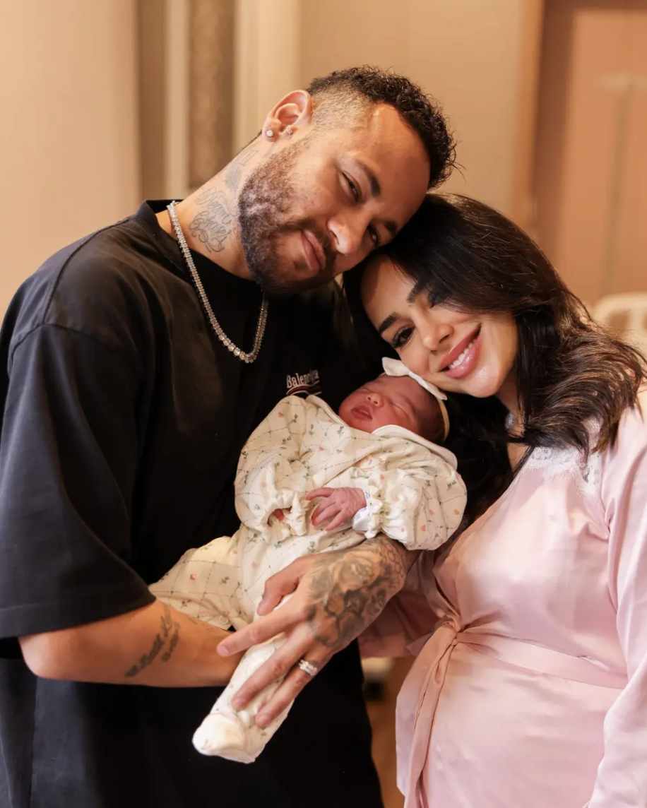 Gia đ&igrave;nh bạn g&aacute;i si&ecirc;u mẫu của Neymar bị cướp sạch t&agrave;i sản qu&yacute; gi&aacute; - Ảnh 5.
