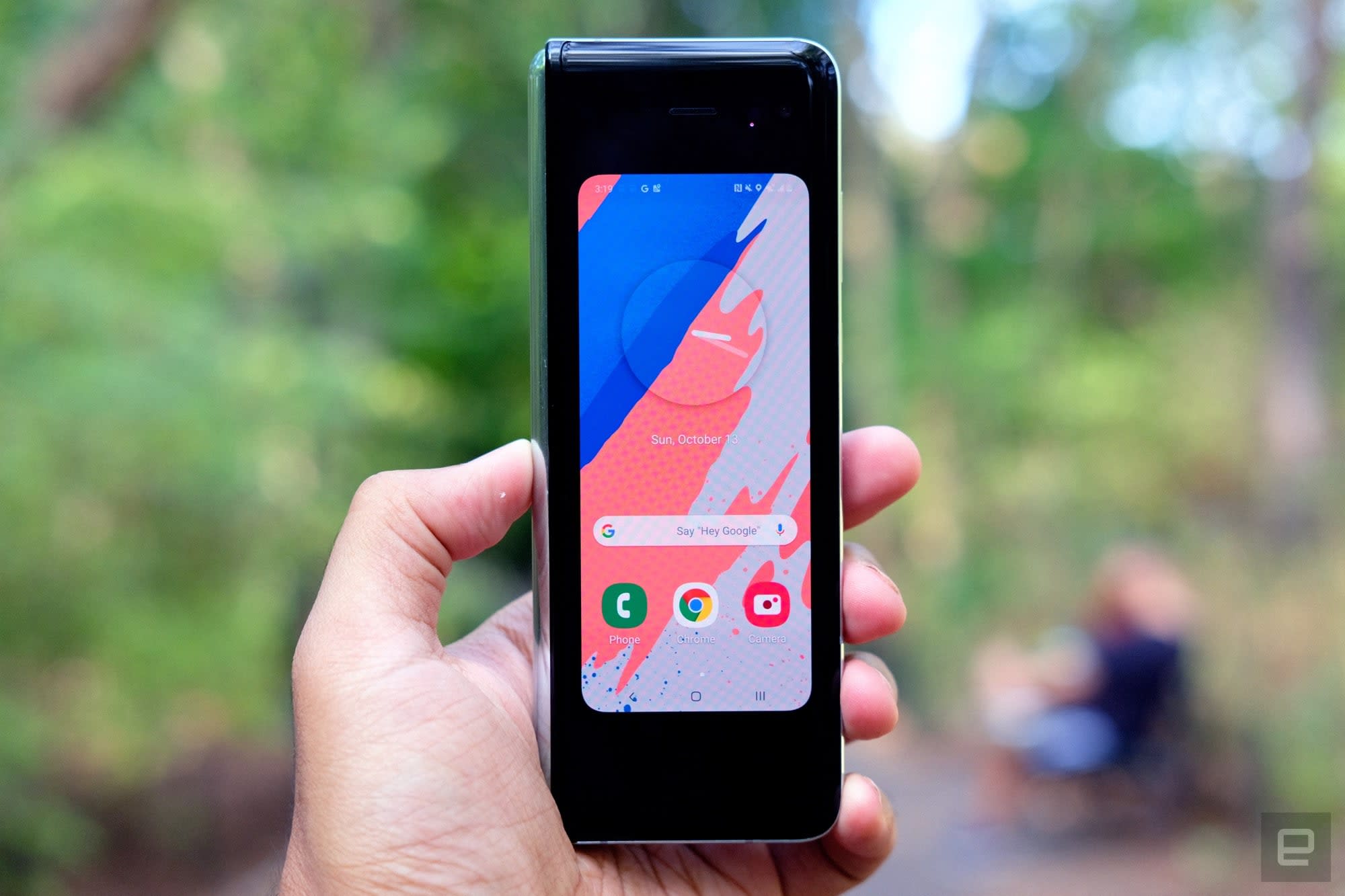 Samsung bỏ quên Galaxy Fold đời đầu, người dùng nói gì?