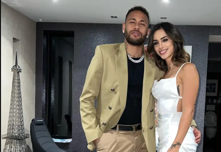 Gia đình bạn gái siêu mẫu của Neymar bị cướp sạch tài sản quý giá