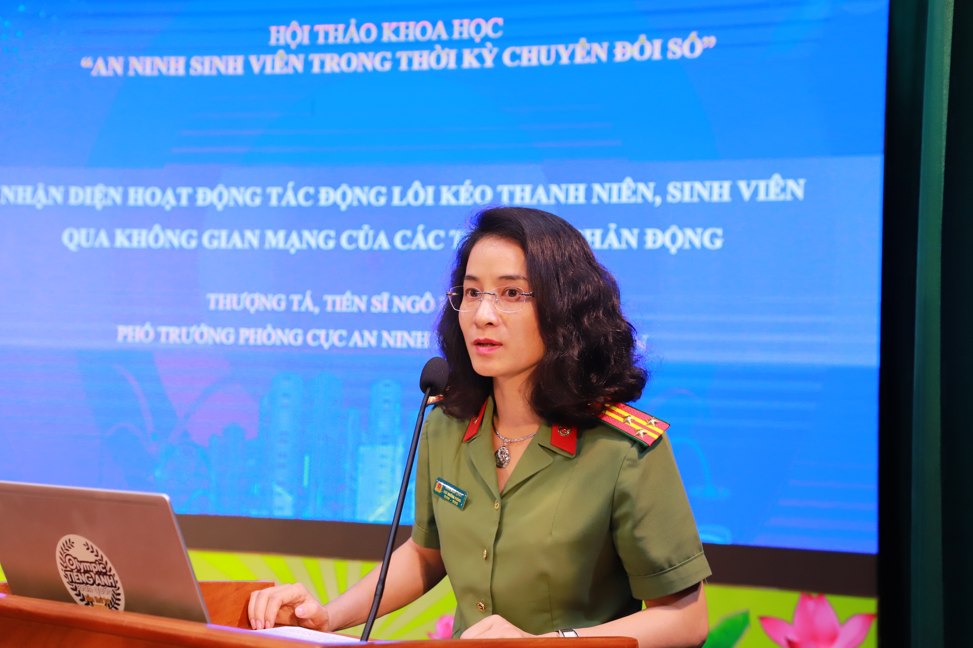 Những mối nguy hại kh&ocirc;ng ngờ của kh&ocirc;ng gian mạng đối với sinh vi&ecirc;n - Ảnh 1.
