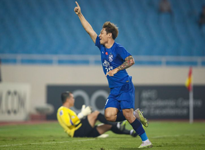 Tuấn Hải lập c&uacute; đ&uacute;p, H&agrave; Nội FC thắng ngược nh&agrave; v&ocirc; địch Trung Quốc - Ảnh 4.