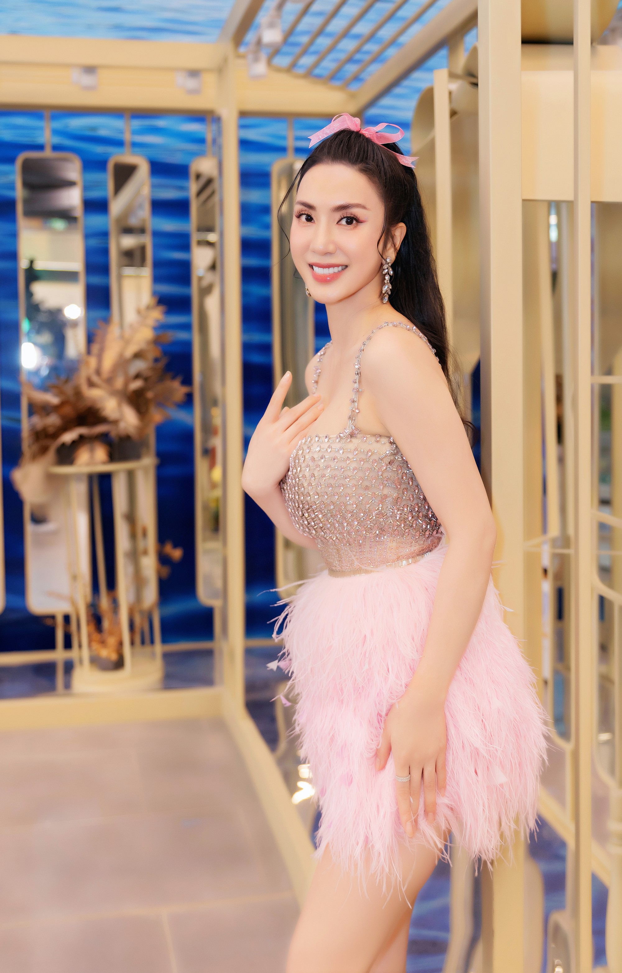 Á khôi Nguyễn Thùy Chi rạng ngời ủng hộ gameshow phụ nữ - Ảnh 3.