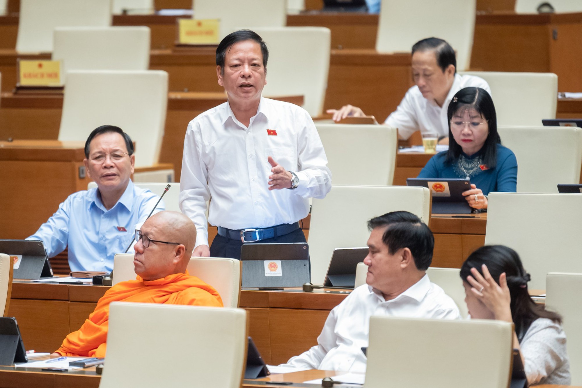 Tranh luận việc kéo dài giải ngân dự án sân bay Long Thành