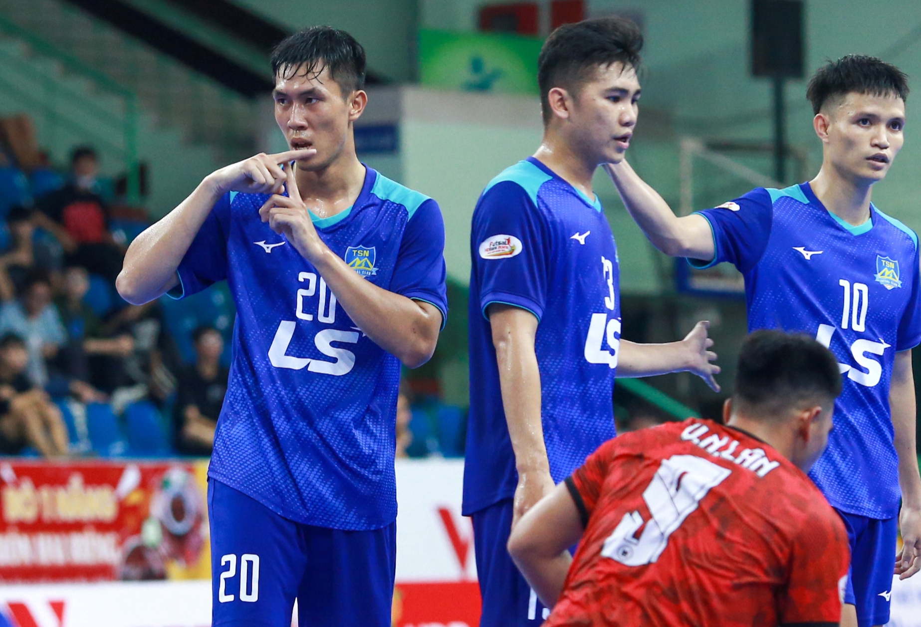 Futsal Cúp quốc gia 2023: Hồ Văn Ý dự bị, Thái Sơn Nam thắng đậm trận ra quân