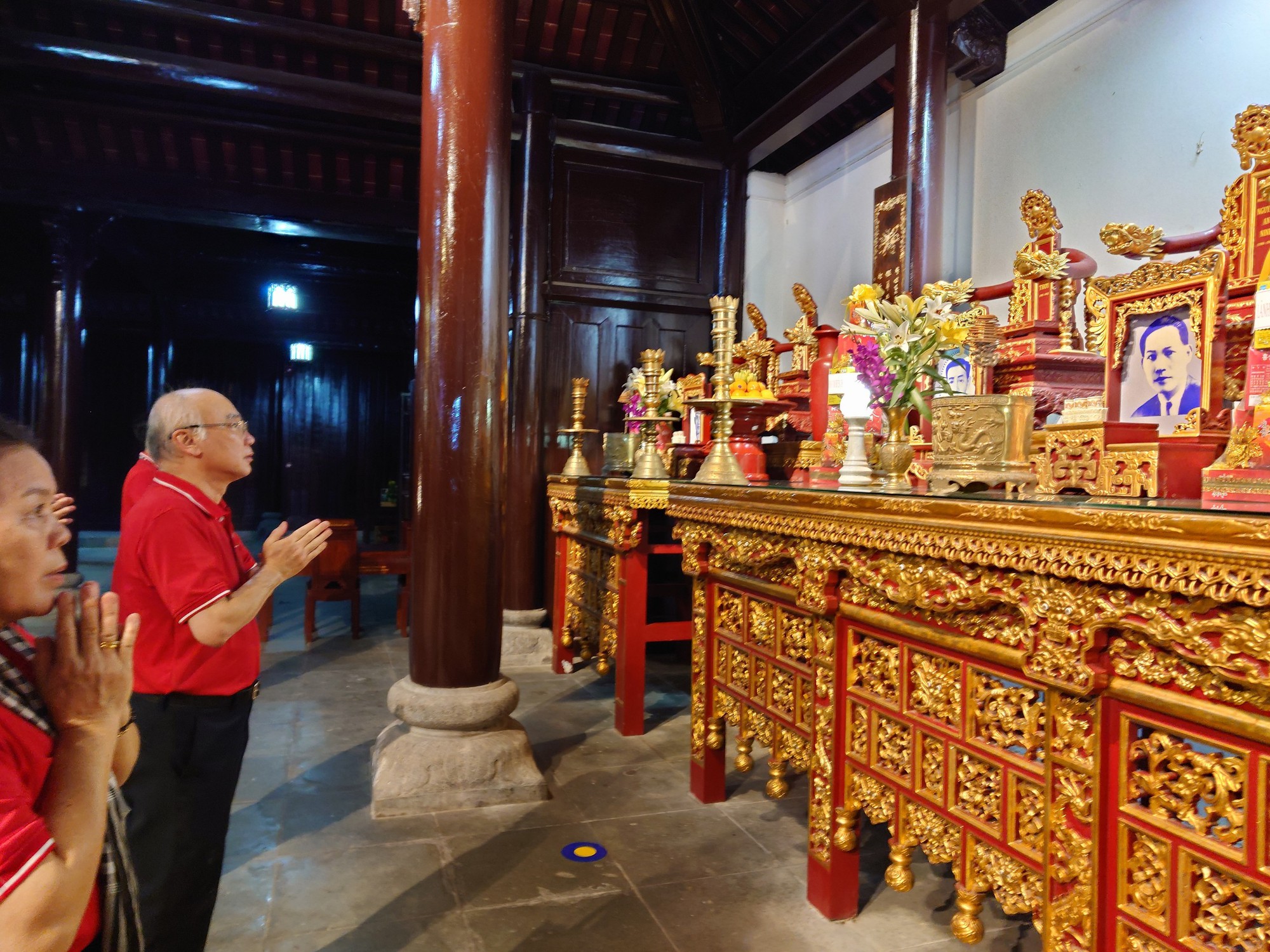 NSND Mỹ Uyên: “Tôi đứng lặng trước một nhân chứng sống của lịch sử” - Ảnh 2.