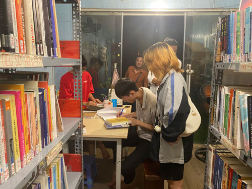 Bạn đọc đến t&igrave;m s&aacute;ch ở D Free Book