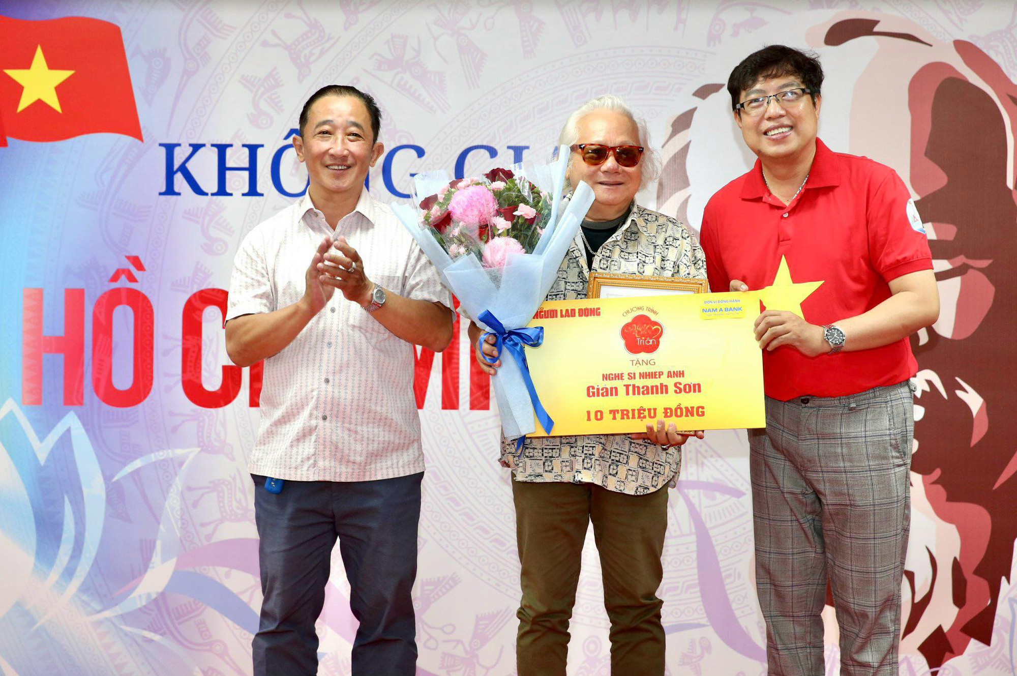 "Mai Vàng tri ân" trao tặng quà 3 nhà trí thức, nhiếp ảnh tại TP HCM- Ảnh 7.