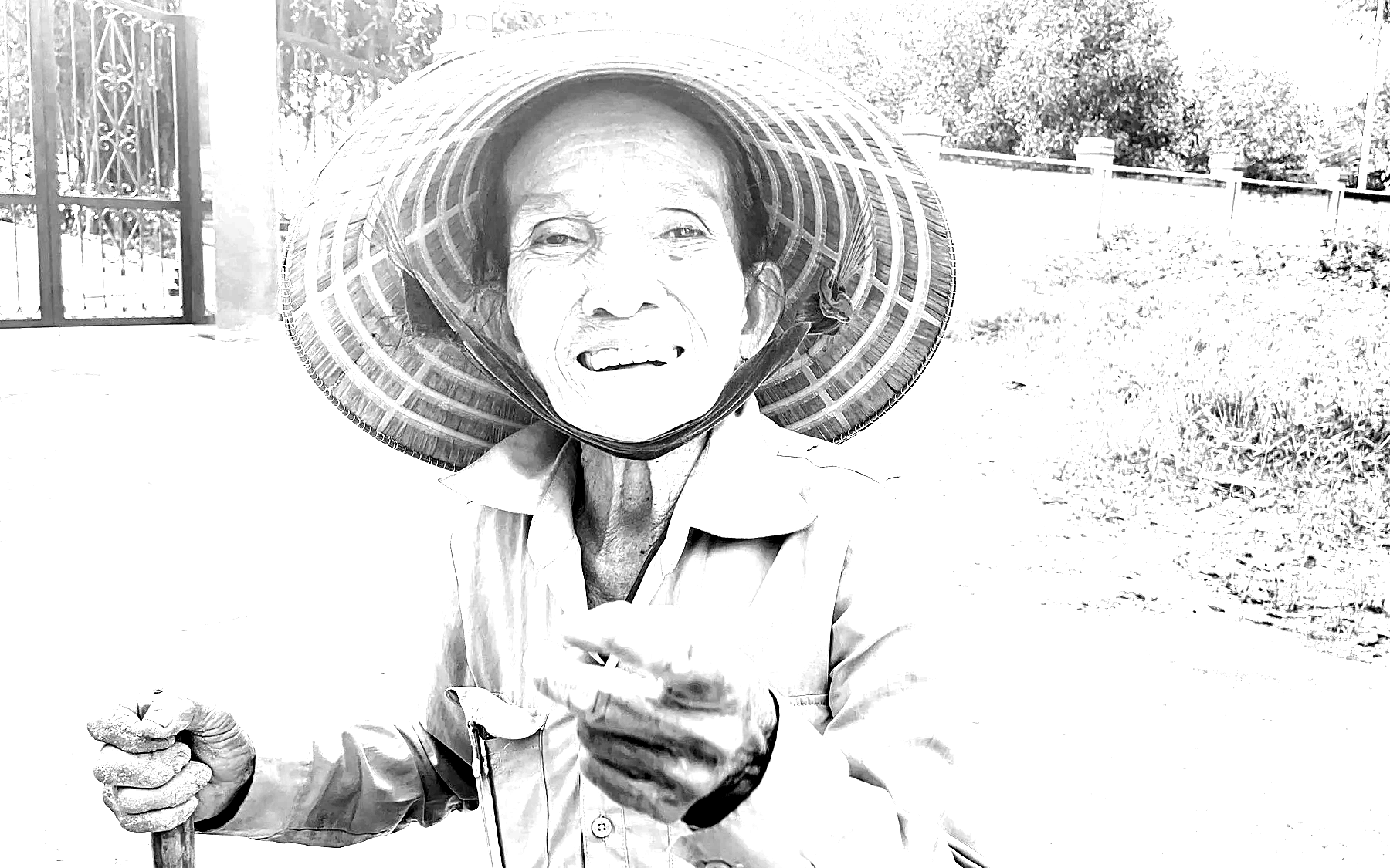 Bà lão 50 năm không ăn cơm vẫn… khỏe như thường