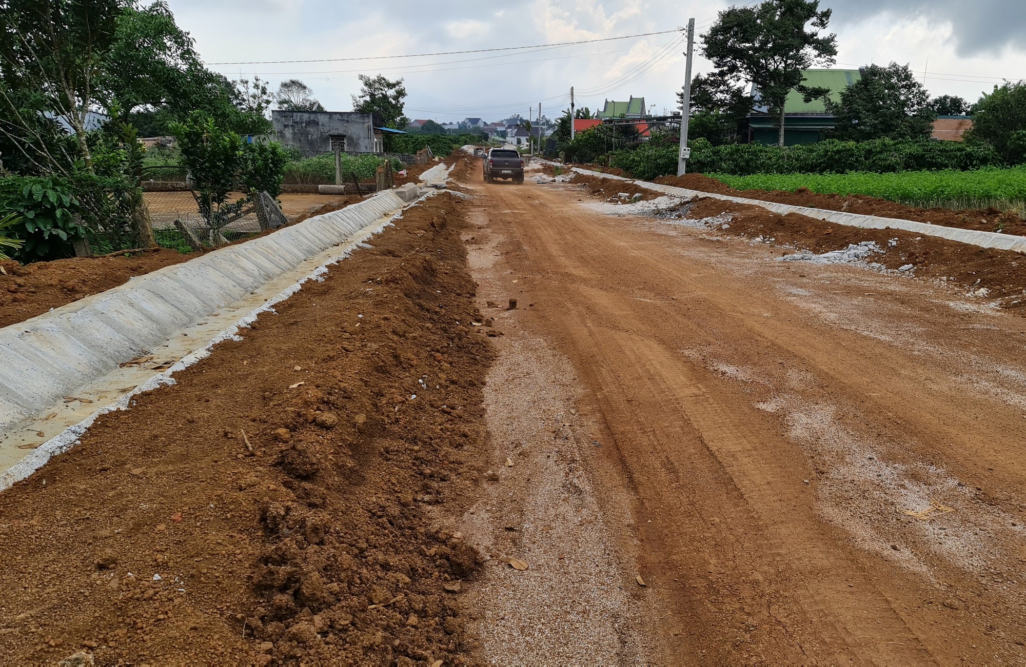Chi sai gần 1,2 tỉ đồng v&igrave; l&atilde;nh đạo x&atilde; v&agrave; đơn vị thi c&ocirc;ng "tin tưởng" nhau- Ảnh 1.