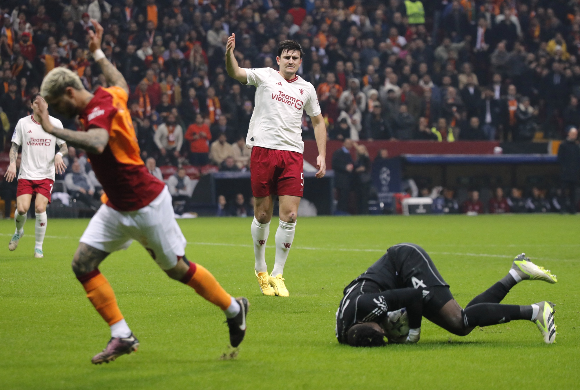 Andre Onana sẵn sàng bỏ CAN để giữ vị trí số 1 Man United- Ảnh 2.