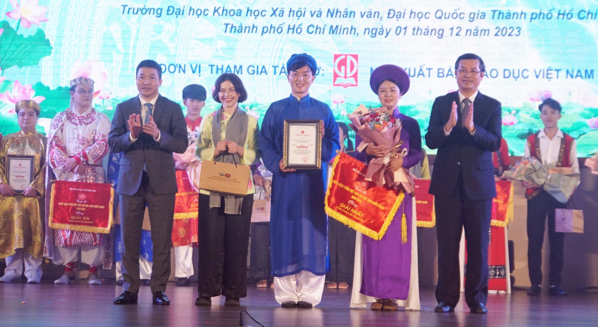 Lưu học sinh nước ngo&agrave;i thi thuyết tr&igrave;nh, ng&acirc;m thơ, kể chuyện&hellip; bằng tiếng Việt- Ảnh 3.