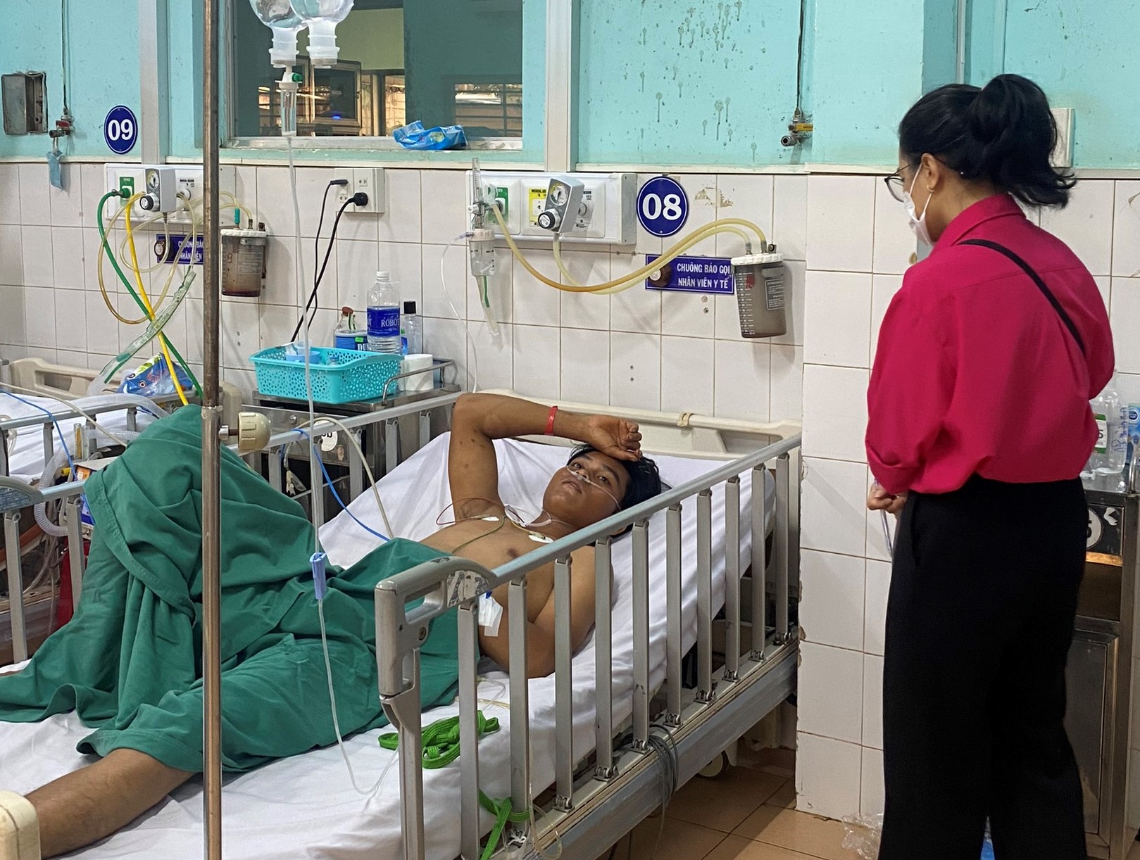 Ăn thịt c&oacute;c, 1 người chết, 1 người nguy kịch- Ảnh 1.