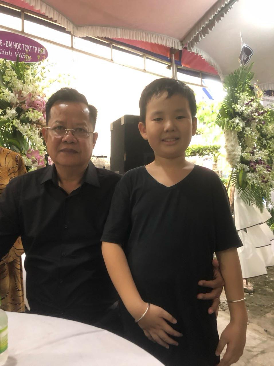 NSND Lệ Thủy nghẹn ngào tiễn biệt "Tư Ếch Văn Hường"- Ảnh 5.
