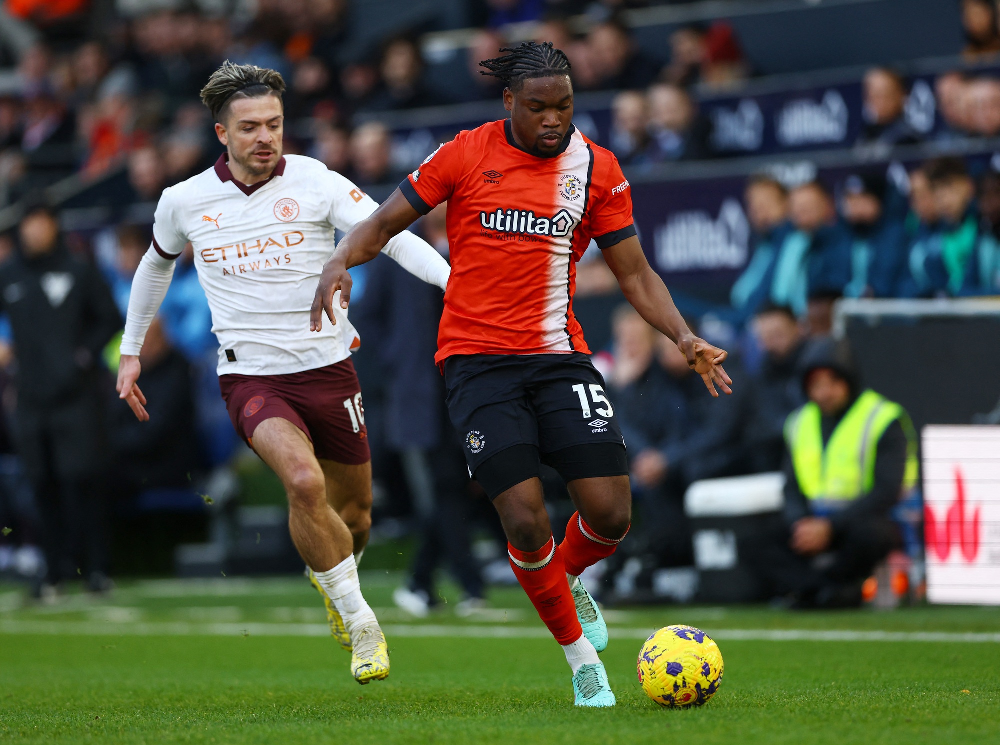 Ngược dòng đánh bại Luton Town, Man City hết lo bị ám ảnh kỷ lục buồn- Ảnh 1.