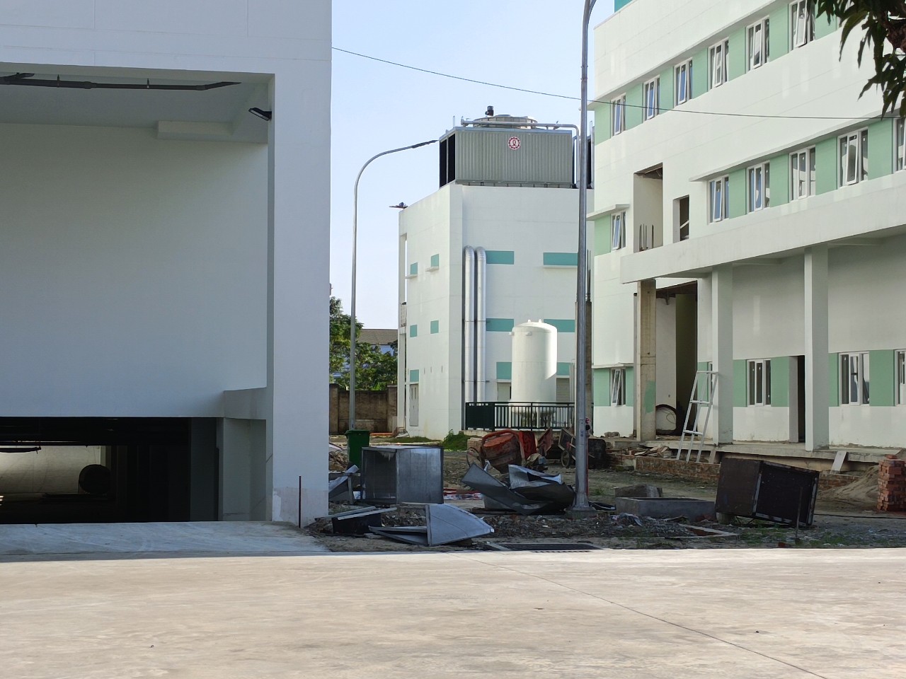 Cận cảnh bệnh viện 1.300 tỉ đồng chưa thể hoạt động d&ugrave; đ&atilde; kh&aacute;nh th&agrave;nh- Ảnh 5.