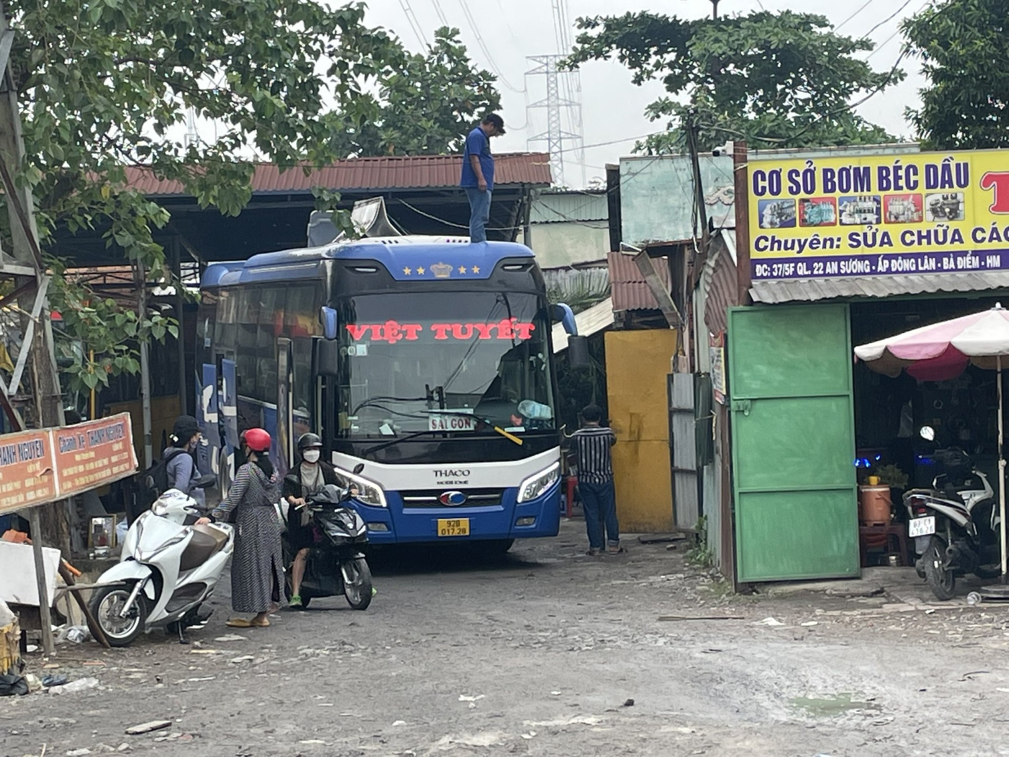 Sở Giao th&ocirc;ng Vận tải TP HCM đ&igrave;nh chỉ khai th&aacute;c tuyến 13 đơn vị vận tải- Ảnh 1.