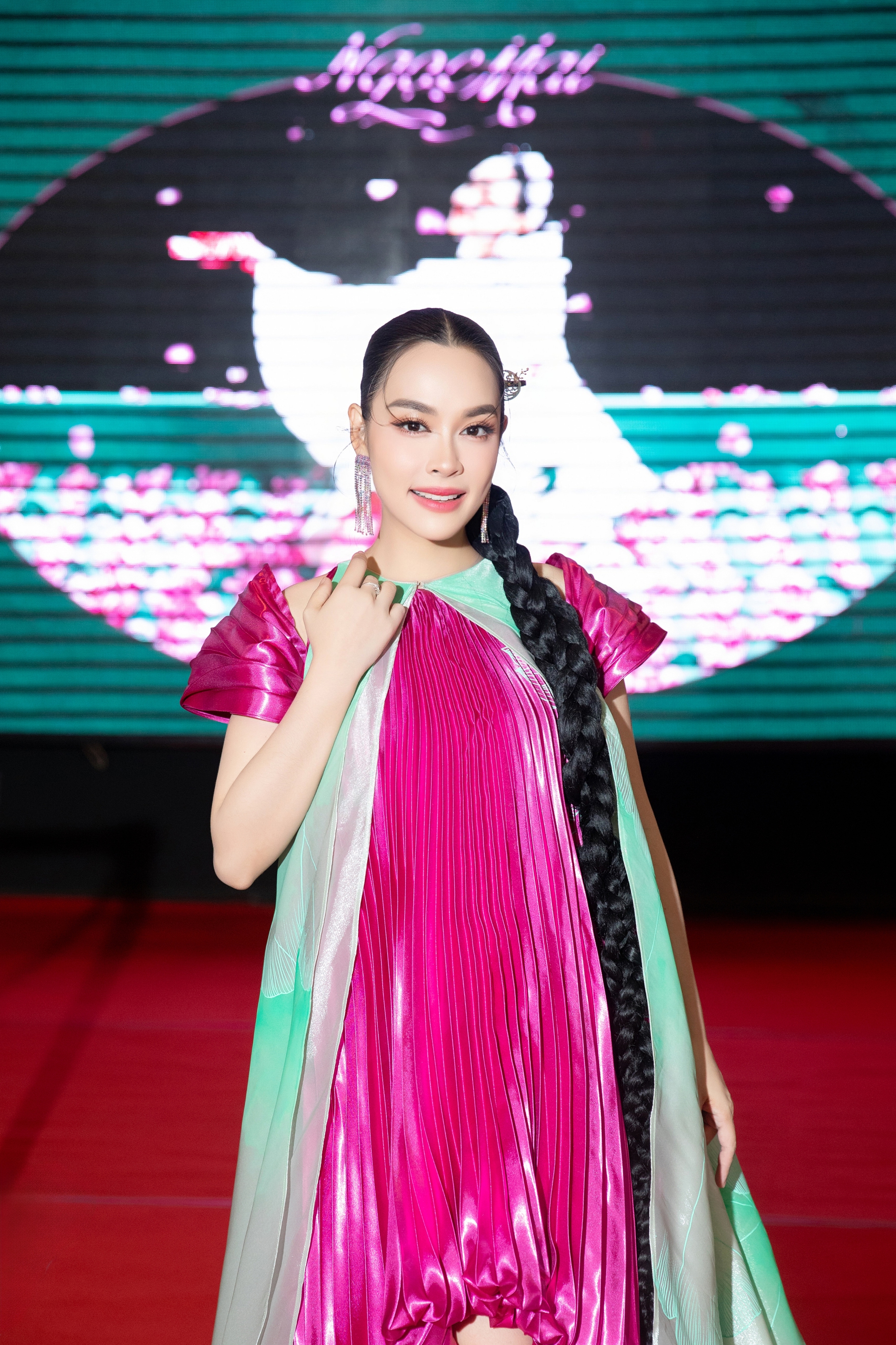 Được chồng động viên, "O Sen" Ngọc Mai khoe vũ đạo- Ảnh 8.