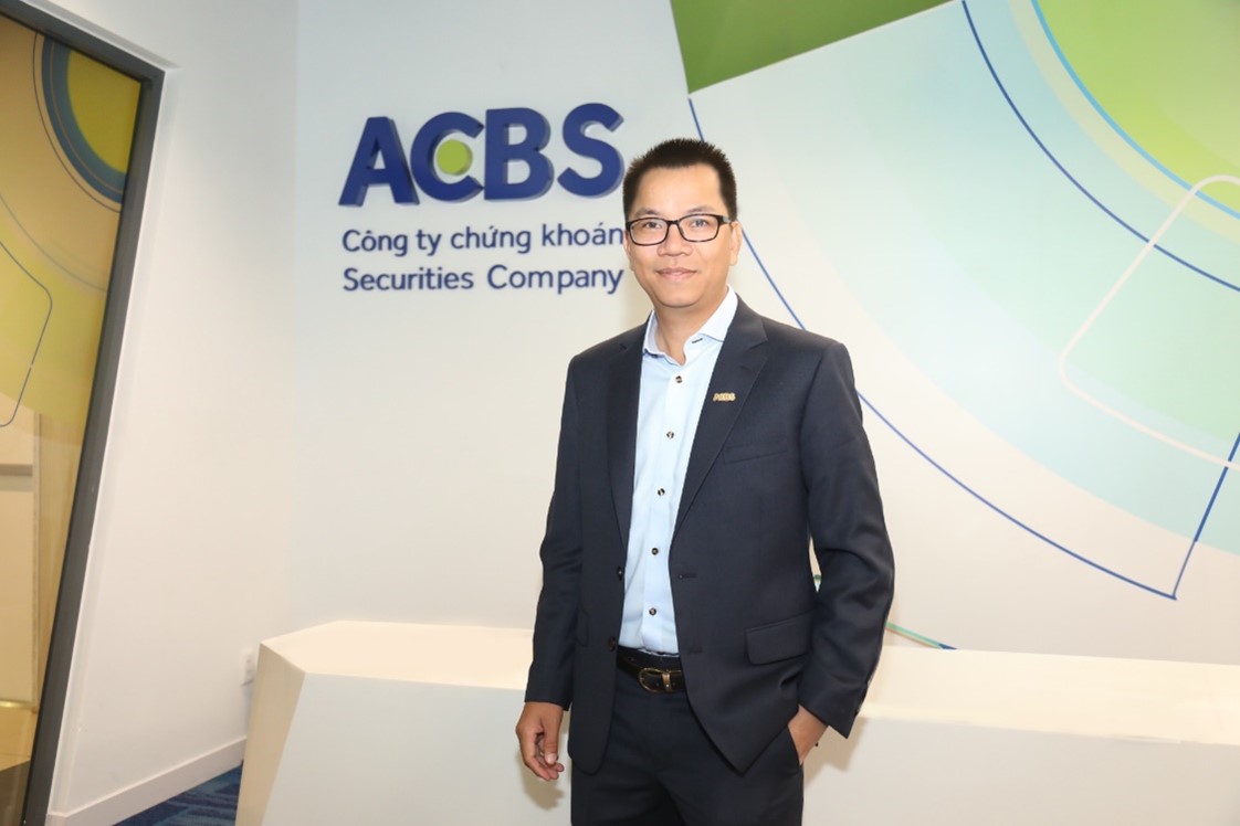 &Ocirc;ng L&ecirc; Ho&agrave;ng T&acirc;n - Ph&oacute; Tổng Gi&aacute;m đốc ACBS