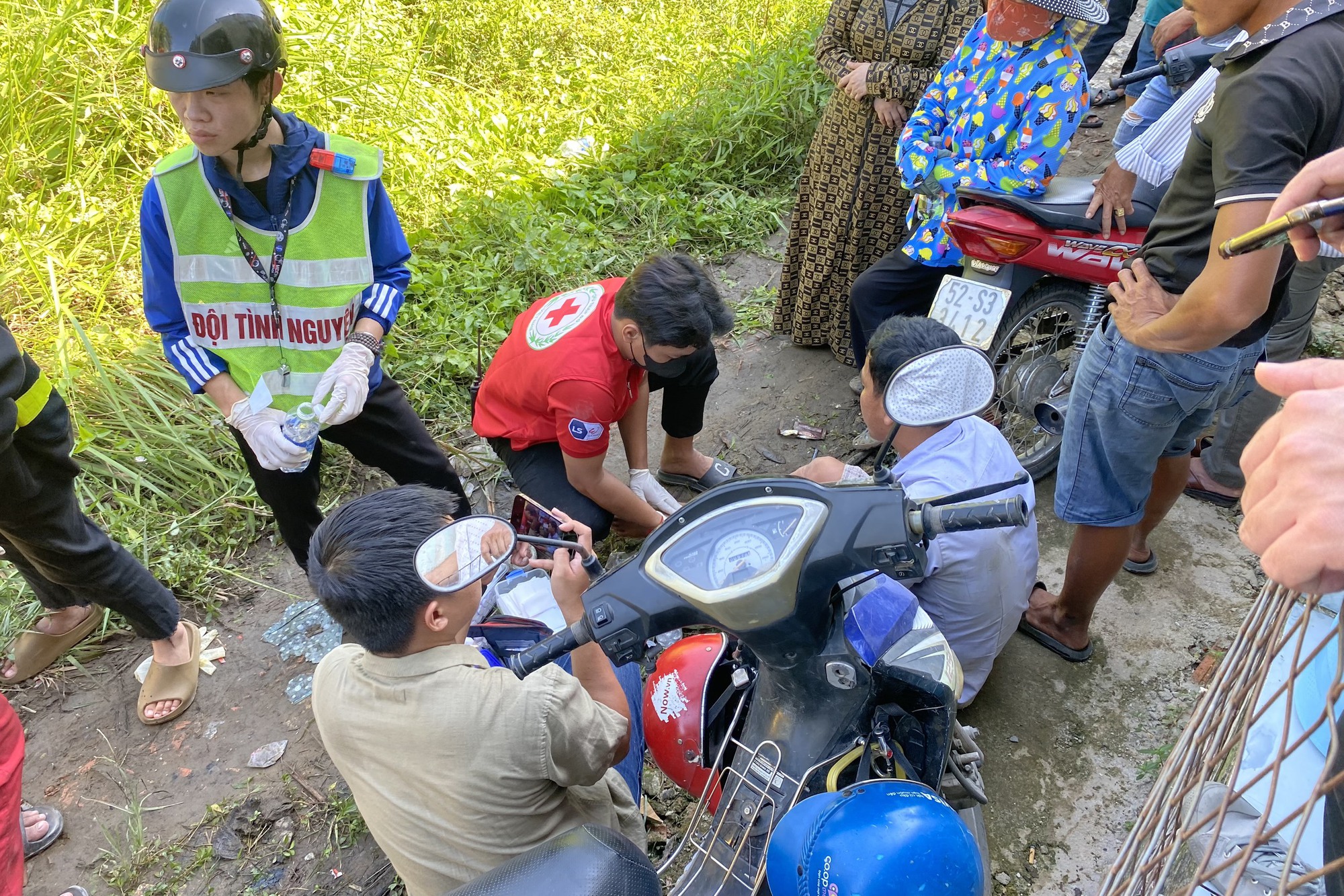 sập sàn nhà