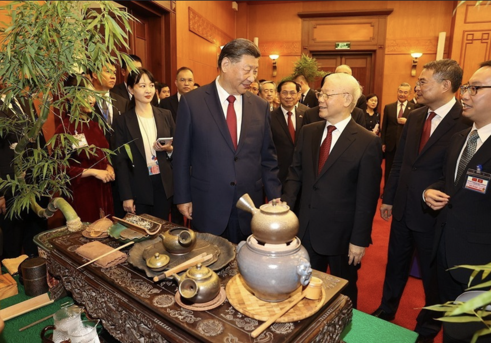 Tổng B&iacute; thư Nguyễn Ph&uacute; Trọng v&agrave; Tổng B&iacute; thư, Chủ tịch nước Tập Cận B&igrave;nh dự tiệc tr&agrave;- Ảnh 1.