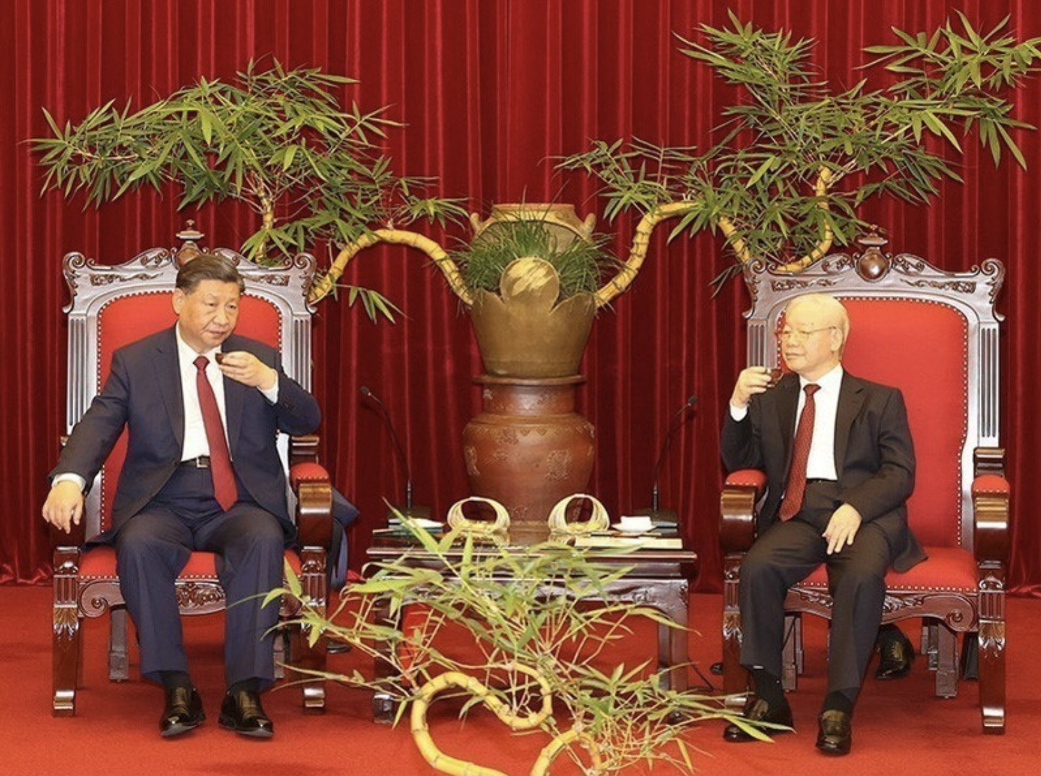 Tổng B&iacute; thư Nguyễn Ph&uacute; Trọng v&agrave; Tổng B&iacute; thư, Chủ tịch nước Tập Cận B&igrave;nh dự tiệc tr&agrave;- Ảnh 5.
