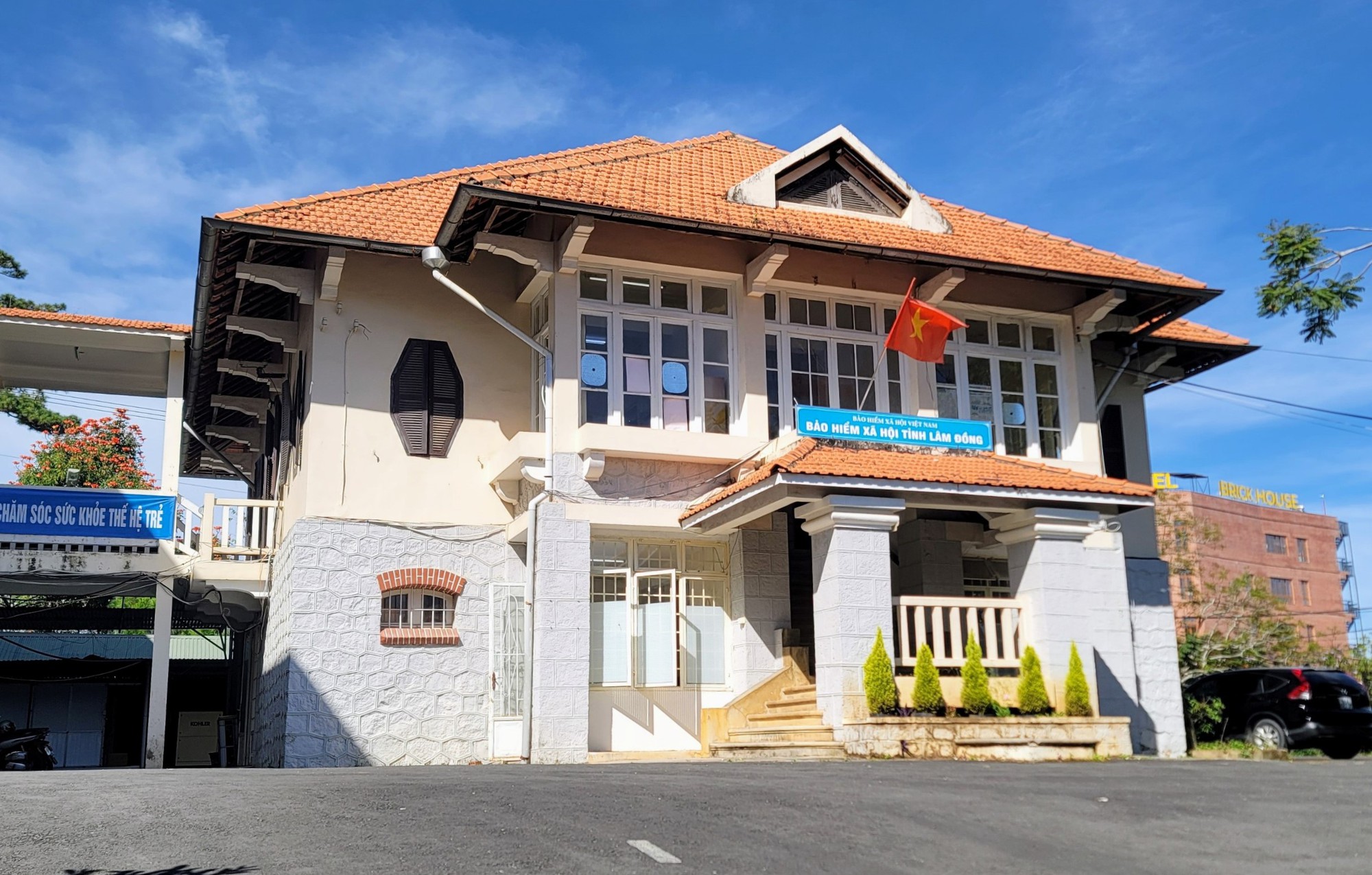 B&aacute;c sĩ nhận thuốc "gi&uacute;p" bệnh nh&acirc;n, trục lợi bảo hiểm y tế gần 900 triệu đồng- Ảnh 2.