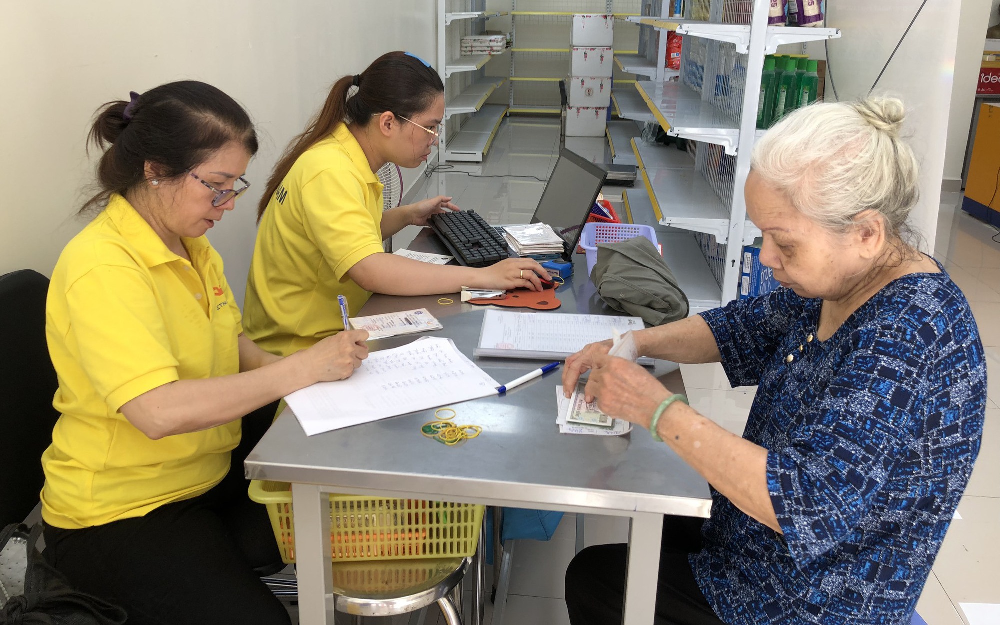 Người lao động được nhận trợ cấp hàng tháng nếu không đủ điều kiện hưởng lương hưu?